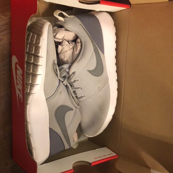 Shoes - Picture 2 of 2